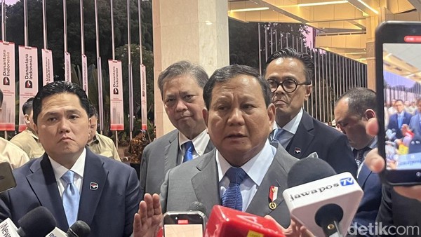 "Presiden Prabowo Subianto saat pertemuan dengan pimpinan MPR di Istana Merdeka, 29 April 2025"