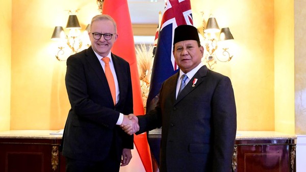 Presiden Prabowo menyambut PM Australia Anthony Albanese di Jakarta, 14 Mei 2025