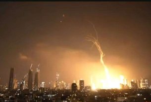 Iran Serang Israel dengan Ratusan Rudal Balistik