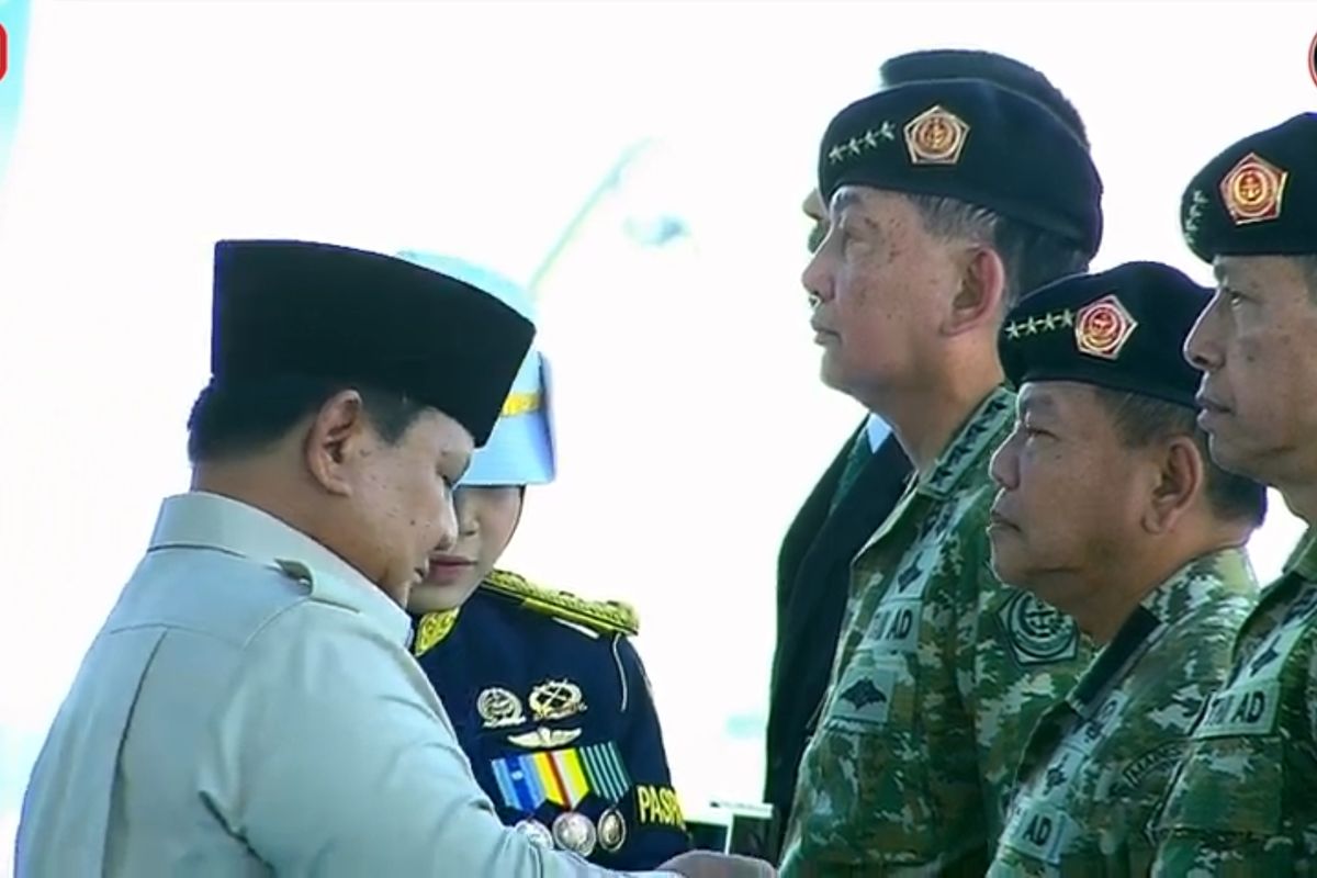Prabowo Anugerahkan Jenderal Kehormatan Bintang Empat kepada 5 Tokoh Purnawirawan TNI